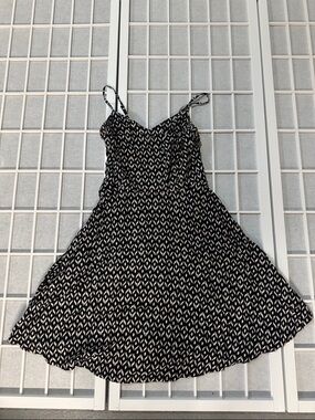 Old Navy Black and White Printed Spaghetti Strap Skater Dress